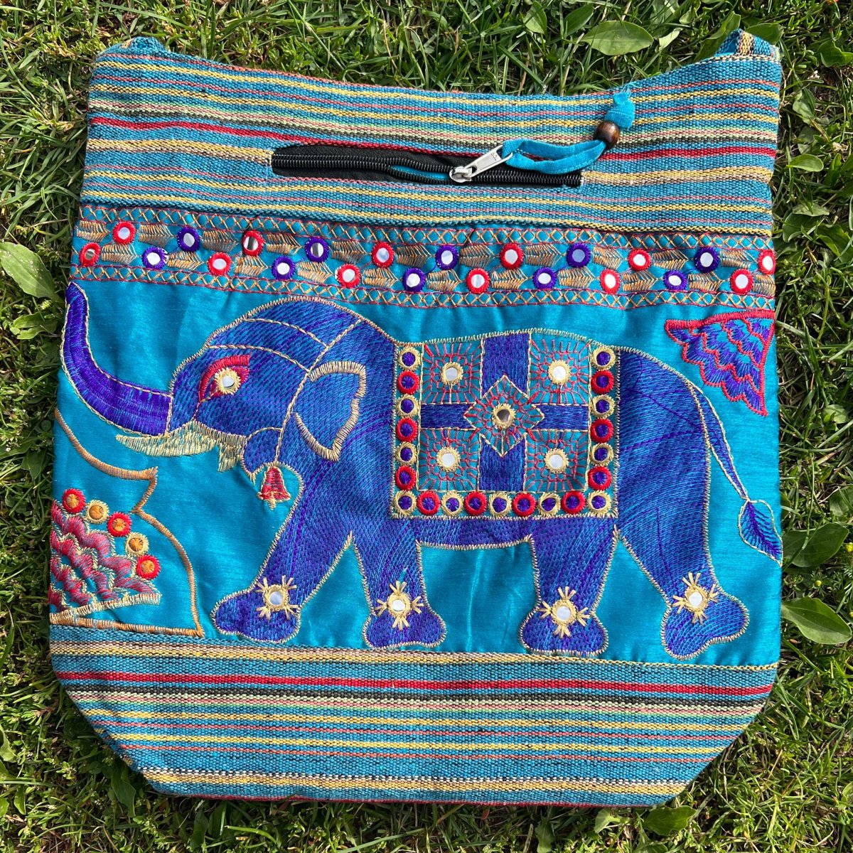 Axelväska med broderad elefant – Indien - Bild 6