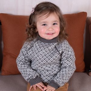 Stickat set Jubel-tröja och mössa – garnpaket i Bluum Soft Merino Ull
