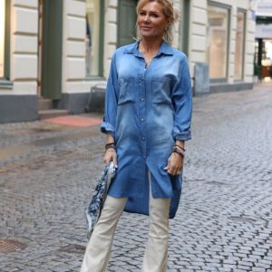 Åsa med lång ärm – Jeansklänning/ långskjorta