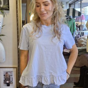 Bibbi – Topp med volang – Ljusblå