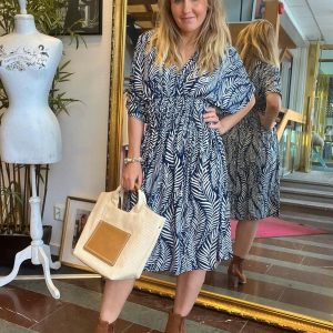 Cynthia – Kort mjukisklänning 505-D – Bladmönster- Navy