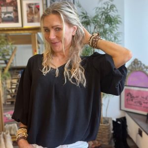 Betty – Topp med ballongärm – Svart